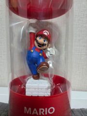 スーパーマリオ マリオ スタチューフィギュア 透明ケース付き - メルカリ