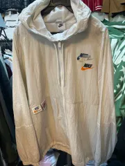 NIKE ダブルスウッシュ ウィンドブレーカー