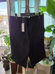 COS コス ブラック ワイド ハーフパンツ パンツ 新品 48 サイズのサムネイル