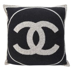 CHANEL CCロゴ クッション ベージュ ブラック AA8505 - メルカリ