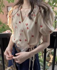 エムズグレイシー お花刺繍ロゴ入り パフスリーブ3段フリル袖 L - メルカリ