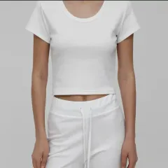 BLACKUP スタンダード Uネック クロップド 半袖Tシャツ オフホワイト ベビーピンクのサムネイル