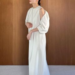 即完売 TWILL ラウンドペプラムボリュームブラウス レア ホワイト