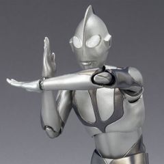 SHFiguarts 울트라맨 강착시 Ver. (신 울트라맨)