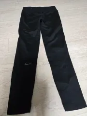 NIKE レギンス 新品 (8-10歳)
