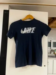 ナイキ半袖Tシャツ ネイビー S