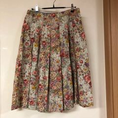 美品　ストラスブルゴ　フローラルプリント　プリーツ　キュロットパンツ　36 美品 ストラスブルゴ フローラルプリント プリーツ キュロットパンツ