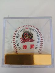 広島東洋カープ 記念ボール3個セット ケース付 - メルカリ