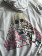 希少デザイン】PALACE ドラゴン刺繍 パーカー M 人気 入手困難 - メルカリ