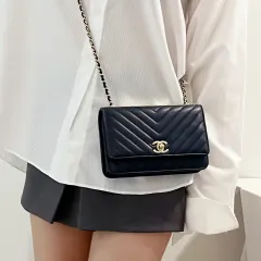 シャネル トレンディ CC シェブロン WOC チェーンバッグのサムネイル