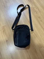 ナイキ ショルダーバッグ