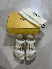 FENDI フェンディ フロー サンダル Flow Sandal - メルカリ
