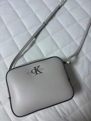 難あり投売り】Calvin Klein カルバンクライン カメラバッグ CK - メルカリ