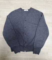 Wism 短丈 ニットカーディガン 定価45000円 - メルカリ