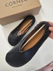 フラットシューズ
