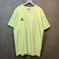 NIKE ACG】Tシャツ(ロゴ)ボディ黄色 - メルカリ