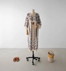 新品タグ付き]エリナ・レベッシ刺繍ロングワンピースWH/BL.Sサイズ 