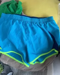 ナイキ ランニング パンツ ミディアム