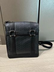 LACOSTE ザブレンド モノグラムフラップメッセンジャーバッグ 幾何学