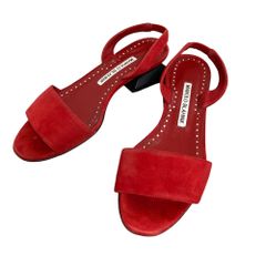 Manolo Blahnik スエード アンクルストラップ サンダル レッド - メルカリ