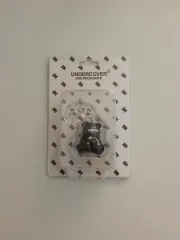 OS UNDERCOVER x MEDICOM クマ キーホルダー ブラック 新品のサムネイル