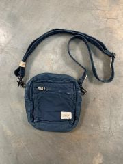 美品 ZIZINO ジジーノ カーボンレザー キャリーオンバッグ ブラック 