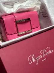 (正規品 定価140万円) Roger Vivier(ロジェ・ヴィヴィエ) バッグ トレス ビビエ ミニ クロスバックのサムネイル