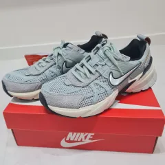 NIKE V2K RUN 230 新品