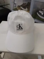 Calvin Klein Jeans ベースボールキャップ 白