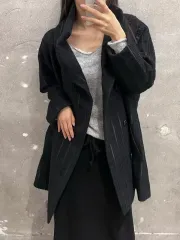 ISSEY MIYAKE イッセイミヤケ ブラック ショールカラー ウールコートのサムネイル