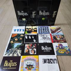 希少 限定盤】ビートルズ 7インチ BOX 2001 カラー盤14枚 - メルカリ