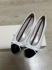 OHGA バイカラーレザーパンプスフラットシューズ 24cm - メルカリ