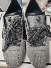 GUCCIメンズ シルバーグリッター スタッズ付きスニーカー - メルカリ