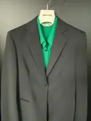 DKNY ブラック ジャケットです