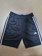新品 アディダス キッズ ハーフパンツ 150