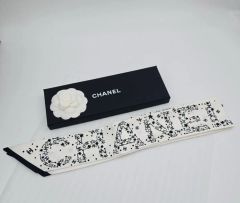 希少レア】CHANEL シルクスカーフ カレ90 ハートココマーク - メルカリ