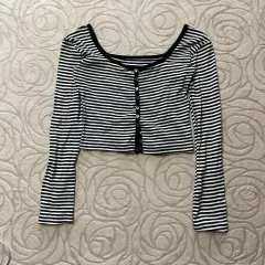 4 ボーダー柄 ブラック クロップドTシャツ (前後着用)