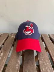 ヴィンテージ NEW ERA インディアンズ ベースボールキャップ