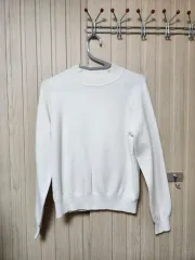 アイボリー ラウンド ニット