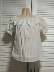E2-3 ROBERTA GANDOLFI 薔薇刺繍 フリルTシャツ - メルカリ