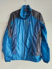 期間限定値下げ】adidasCLIMAPROOF ナイロンジャケットM 黒/青 - メルカリ