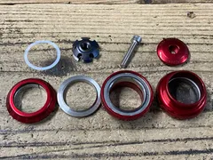 KD385 クリスキング CHRIS KING Nothreadset 1-1/8 SV FR0045 ヘッドパーツ 赤 未使用のサムネイル