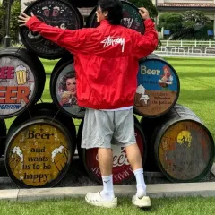 ナイキ STU SaTurday of Us ONE ランナー 下ハバネロ レッドのサムネイル