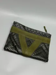 BOTTEGA VENETA ボッテガ・ヴェネタ ドキュメント クラッチバッグ ラバー イントレチャート
