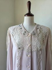 BEAUTY UNITED 水色刺繍長袖ブラウス ジュビリーカラー ディズニー
