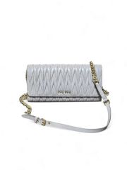 miu miu】キルティングナッパ ミニショルダーバッグ マテラッセル 