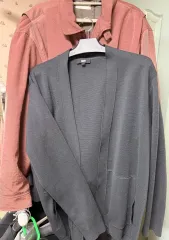 DKNYカーディガン (100% ウール)のサムネイル