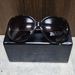 未使用級】GIVENCHY ジバンシー ラインストーン ビックロゴ サングラス
