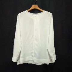 ☆新品☆troisトロワ バックボタンデザイン 長袖ブラウス ホワイト 