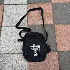 Stussy ショルダーバッグ 元値2万 - メルカリ